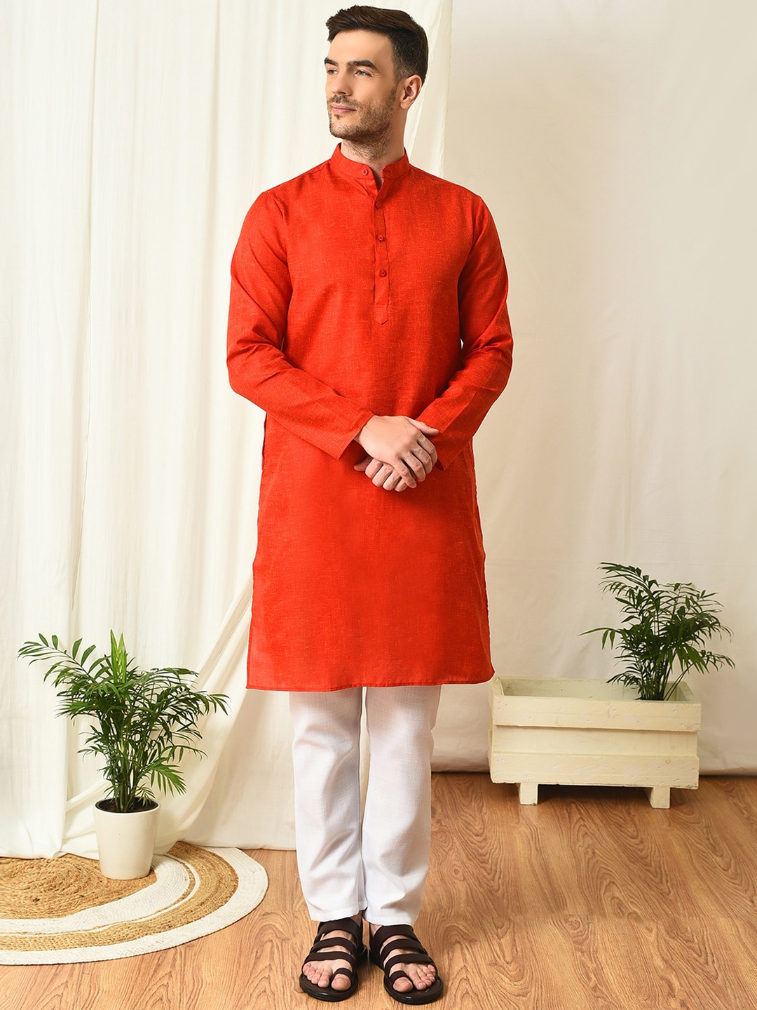 

Hangup Solid Band Collar Kurta with Pyjamas, Orange