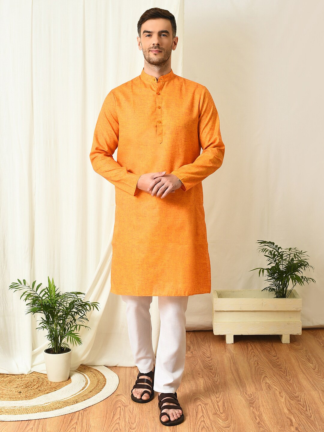 

Hangup Regular Kurta With Pyjamas, Orange