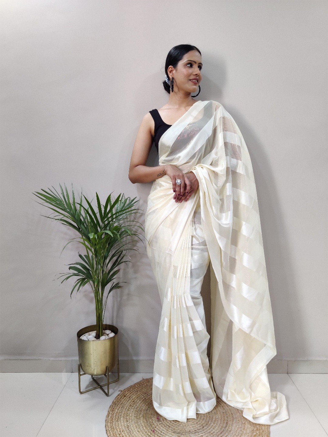 

VEERAX Striped Woven Design Pure Georgette Saree, White