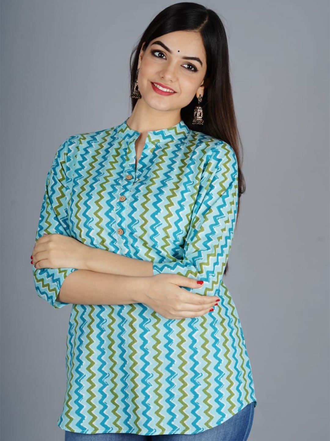 

Subh LAXMI Geometric Printed Mandarin Collar A-Line Top, Green
