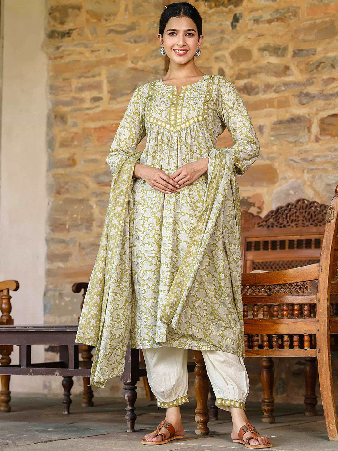 

Do Dhaage Floral Printed Pure Cotton Kurta with Salwar & Dupatta, Green