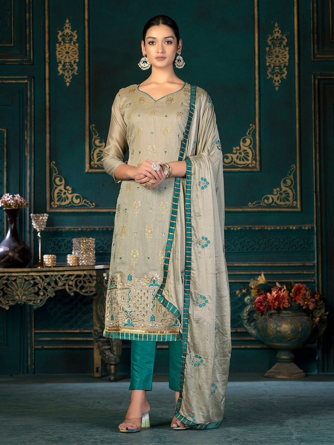 

SHADOW & SAINING Floral Embroidered Unstitched Dress Material, Grey