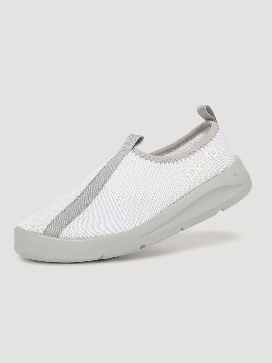 

plaeto Men EZPlay Lightweight Air Mesh Slip-On Walking Shoes, White