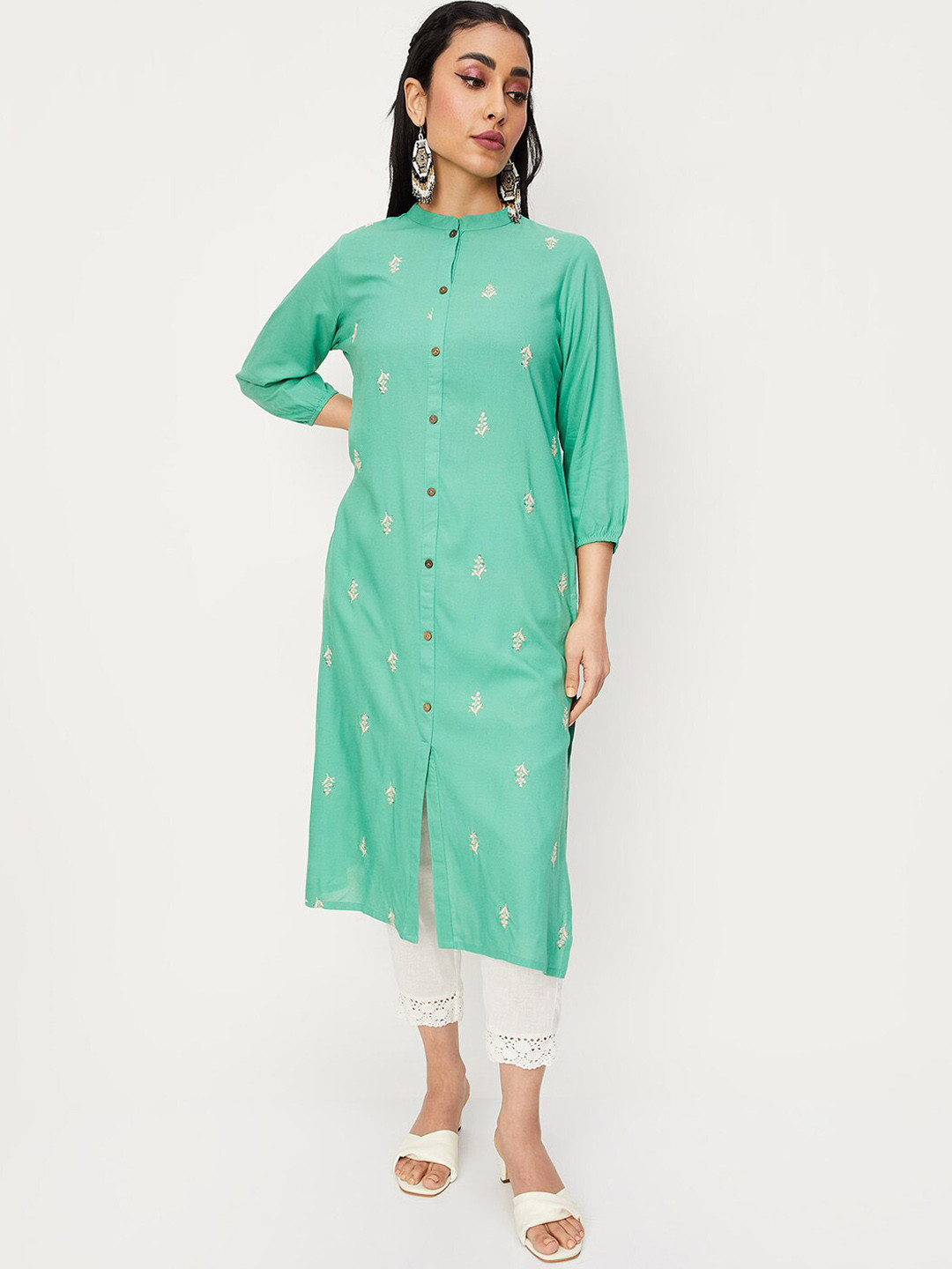 

Max Embroidered Mandarin Collar Sequinned Kurta, Green