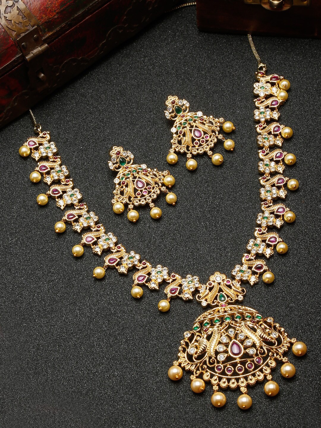 

Anouk Gold-Plated Stone Studded & Beaded Jewellery Set