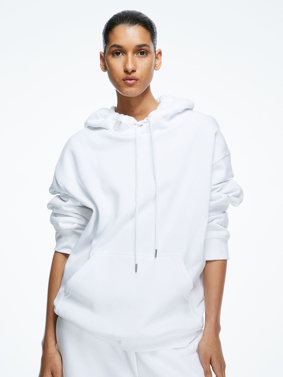 

COLOR CAPITAL Drop Shoulder Sleeves Hooded Oversized Sweatshirt, White