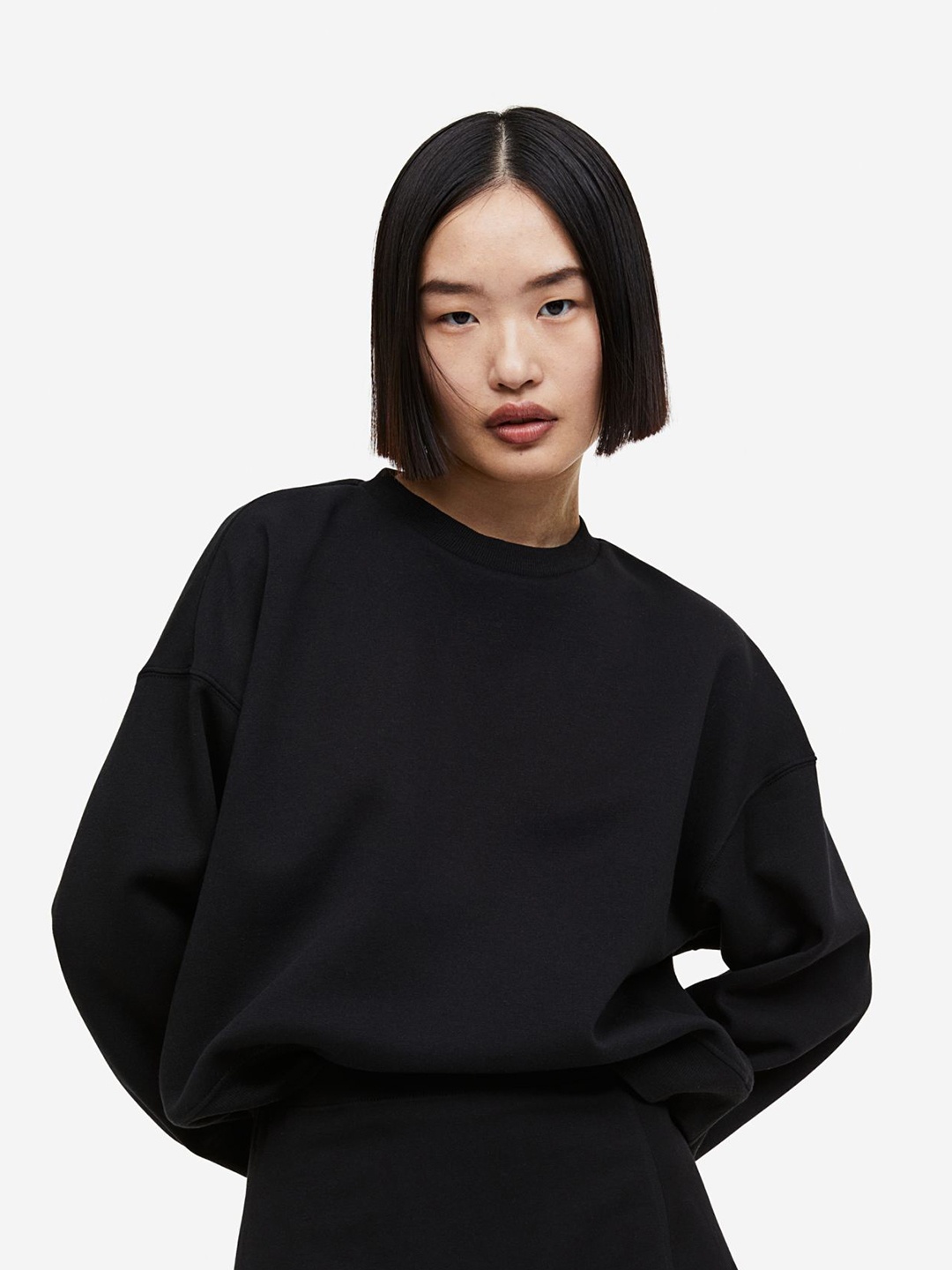 

COLOR CAPITAL Drop Shoulder Sleeves Oversized Sweatshirt, Black