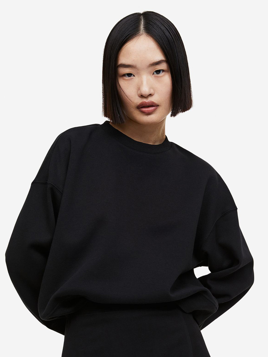 

COLOR CAPITAL Drop Shoulder Sleeves Oversized Sweatshirt, Black
