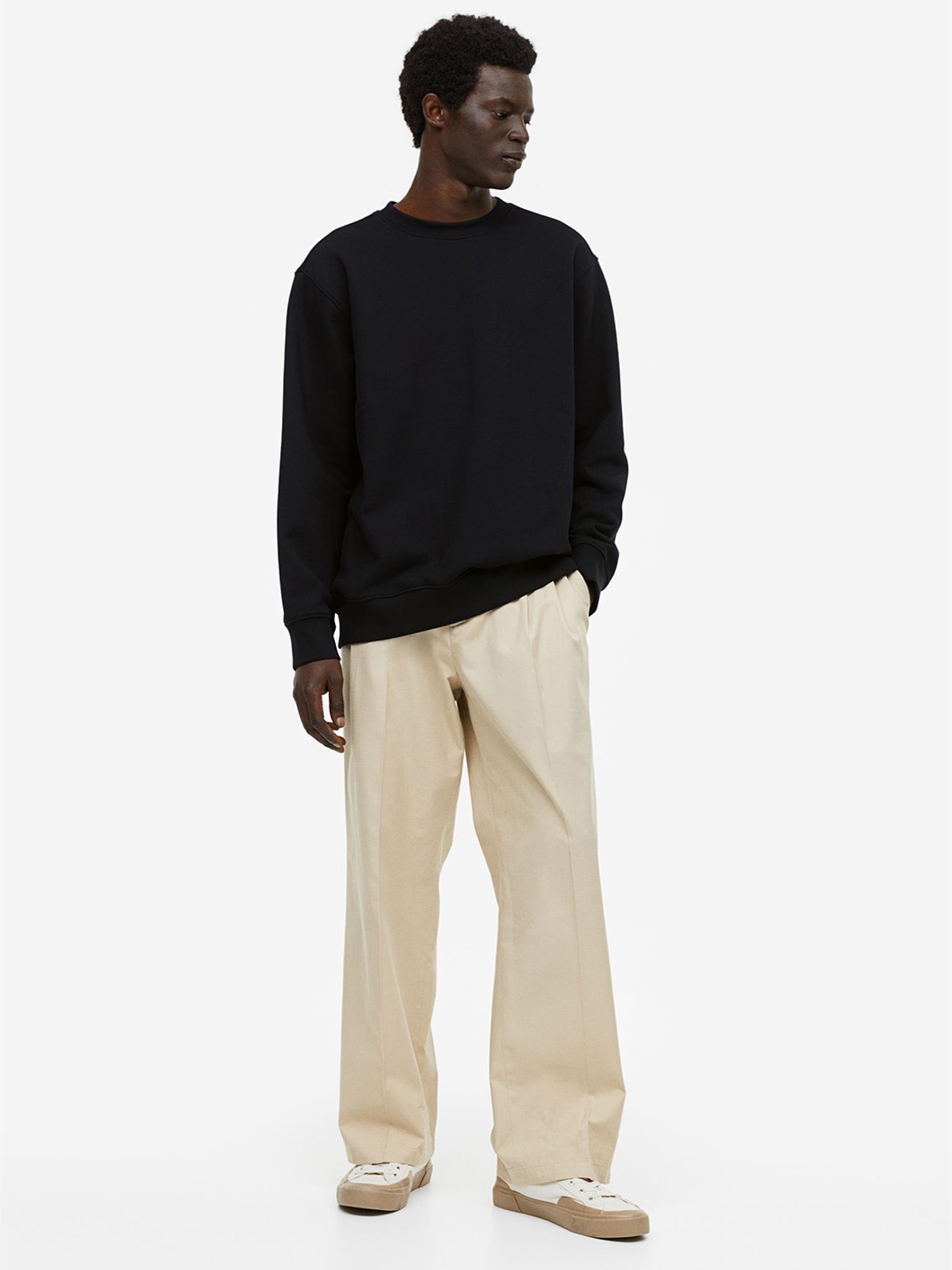 

COLOR CAPITAL Round Neck Pullover, Black