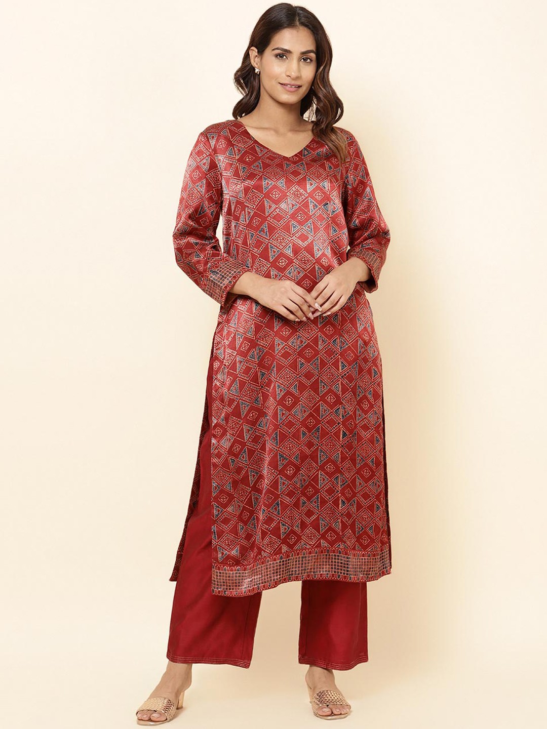 

Fabindia Ethnic Motifs Printed V Neck Straight Kurta, Red
