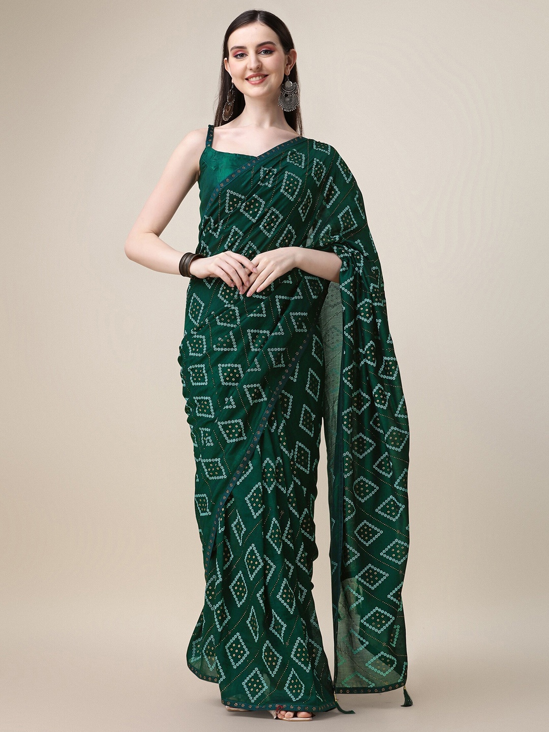 

Vaidehi Fashion Floral Foil Printed Saree, Green