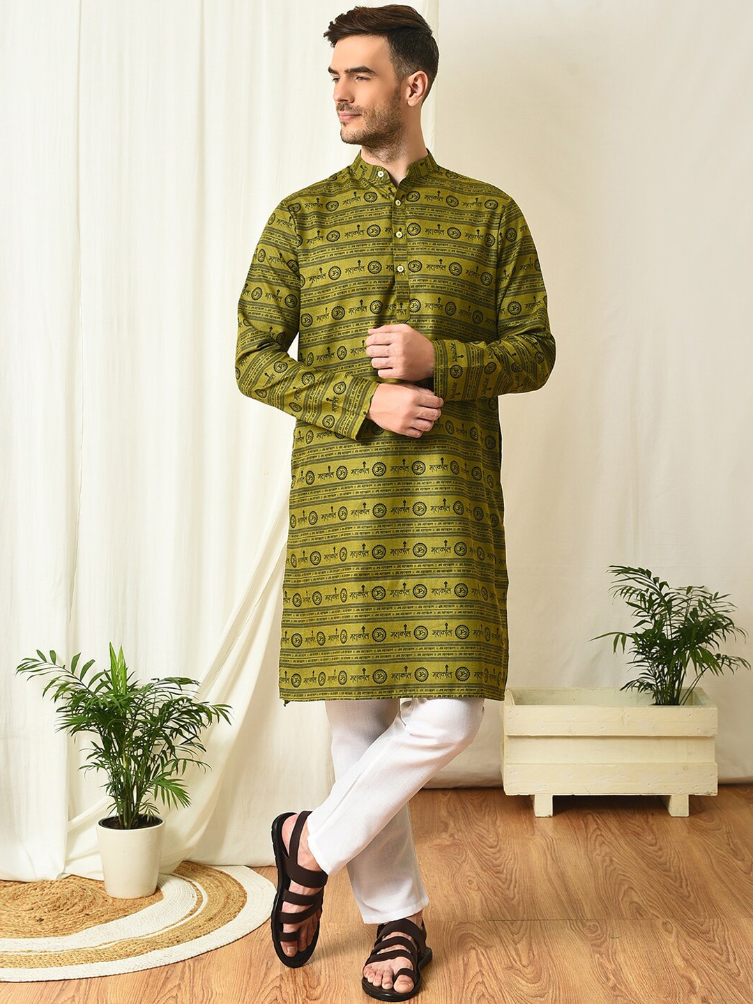 

hangup trend Ethnic Motifs Printed Regular Kurta with Pyjamas, Green