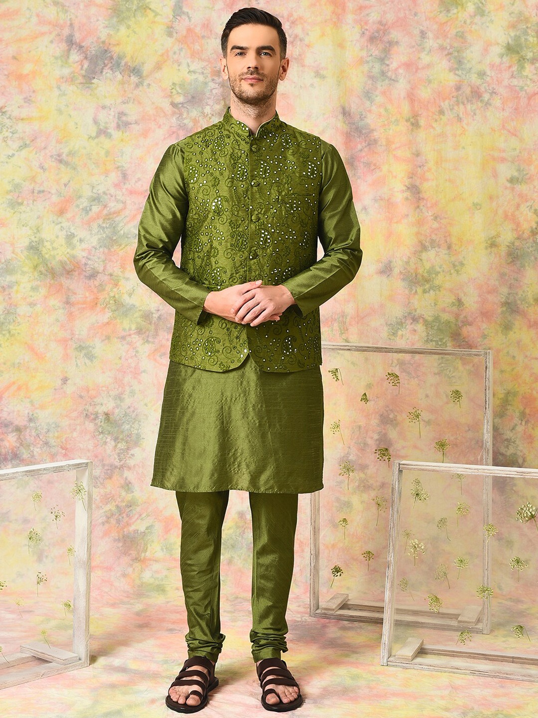 

hangup trend Floral Embroidered Regular Kurta Pyjamas with Nehru Jacket set, Olive