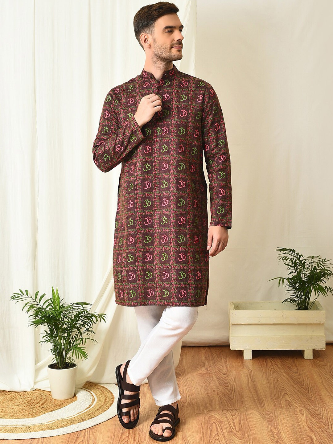 

hangup trend Ethnic Motifs Printed Regular Kurta With Pyjamas, Brown