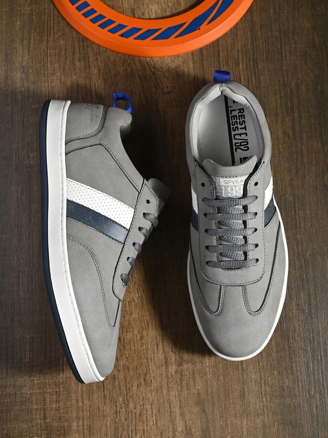 

SPYKAR Men Striped Contrast Sole Sneakers, Grey