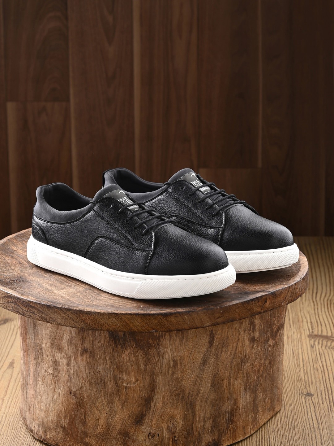 

SPYKAR Men Textured Contrast Sole Sneakers, Black