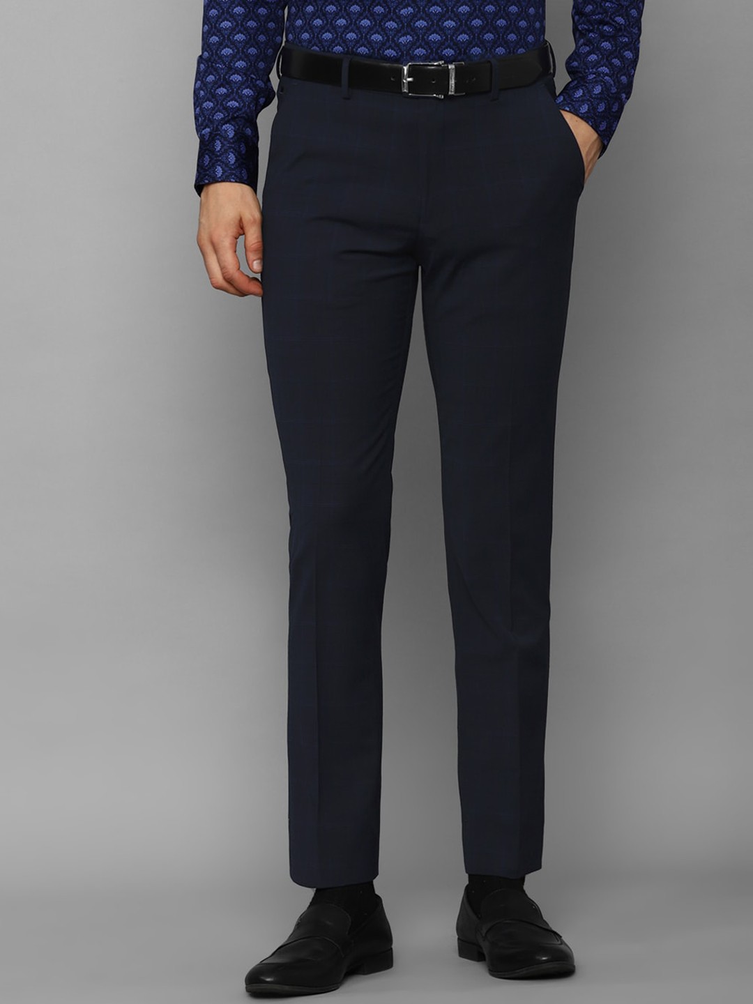 

Louis Philippe Mid-Rise Slim Fit Plain Formal Trousers, Navy blue
