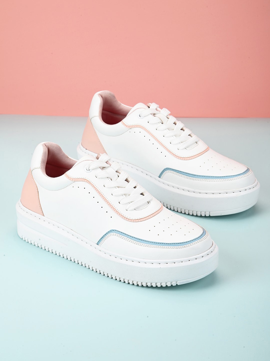 

The Roadster Lifestyle Co. Women White Perforated Lightweight Sneakers