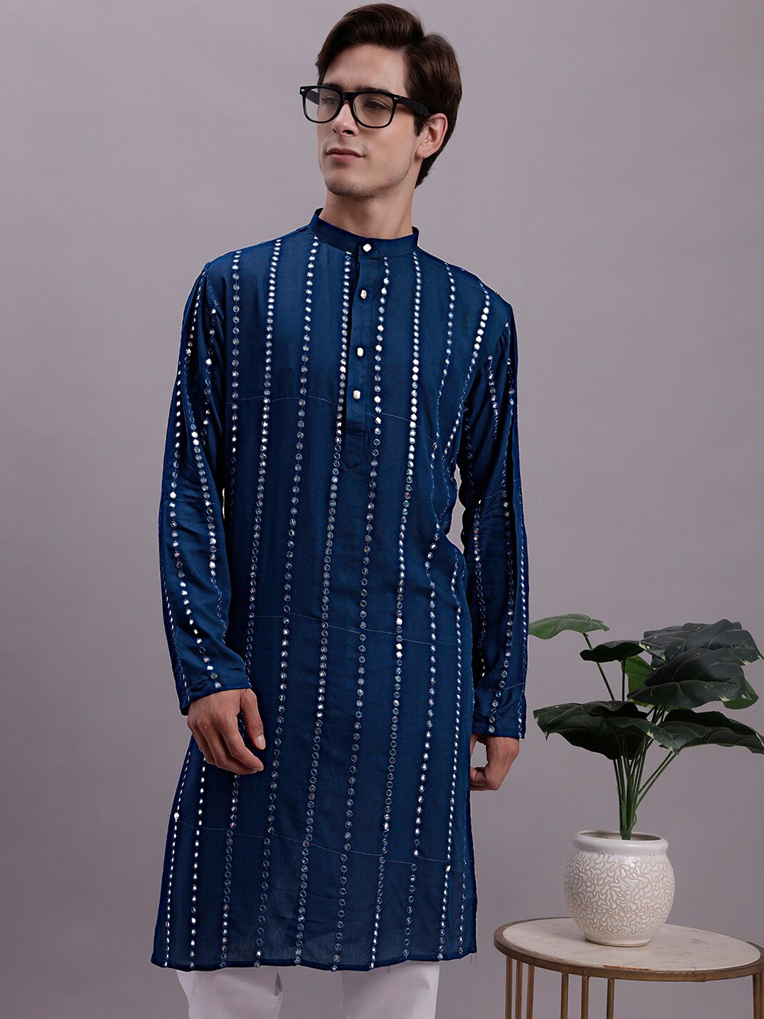 

Jompers Embroidered Mirror Work Kurta With Pyjamas, Blue