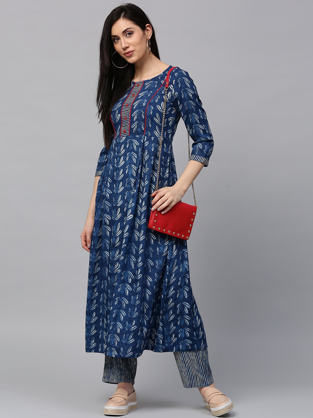 

Jaipur Kurti Women Blue Printed Kurta with Palazzos