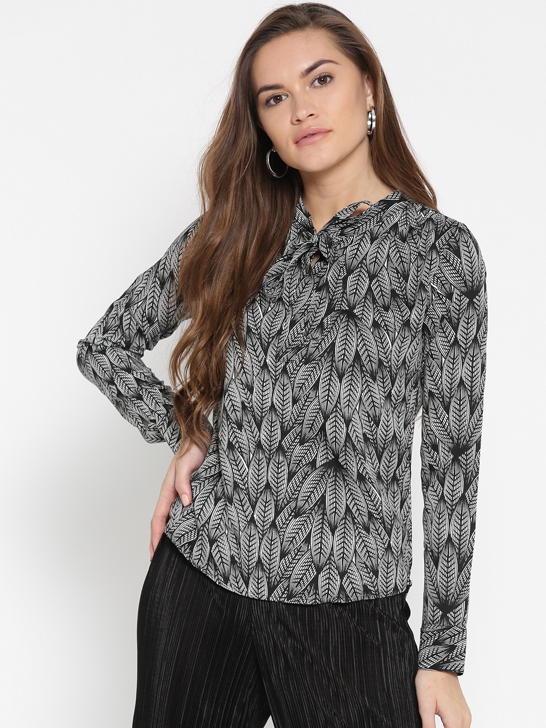 

Style Quotient Women Black & White Conversational Printed Top
