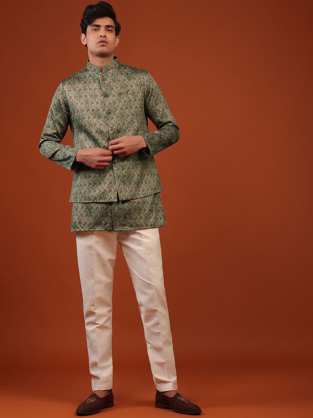 

KALKI Fashion Ethnic Motifs Printed Kurta With Trousers & Jacket, Green