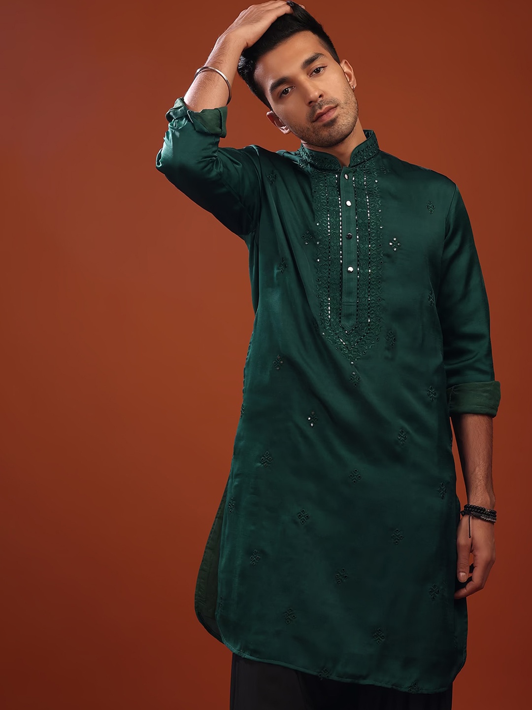 

KALKI Fashion Floral Embroidered Regular Thread Work Kurta With Patiala, Green
