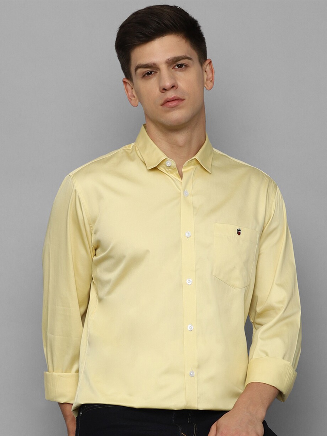 

Louis Philippe Jeans Spread Collar Slim Fit Cotton Casual Shirt, Yellow