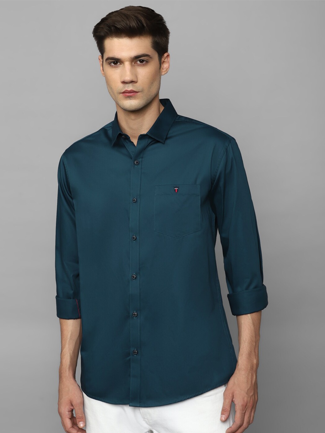 

Louis Philippe Jeans Spread Collar Slim Fit Cotton Casual Shirt, Navy blue