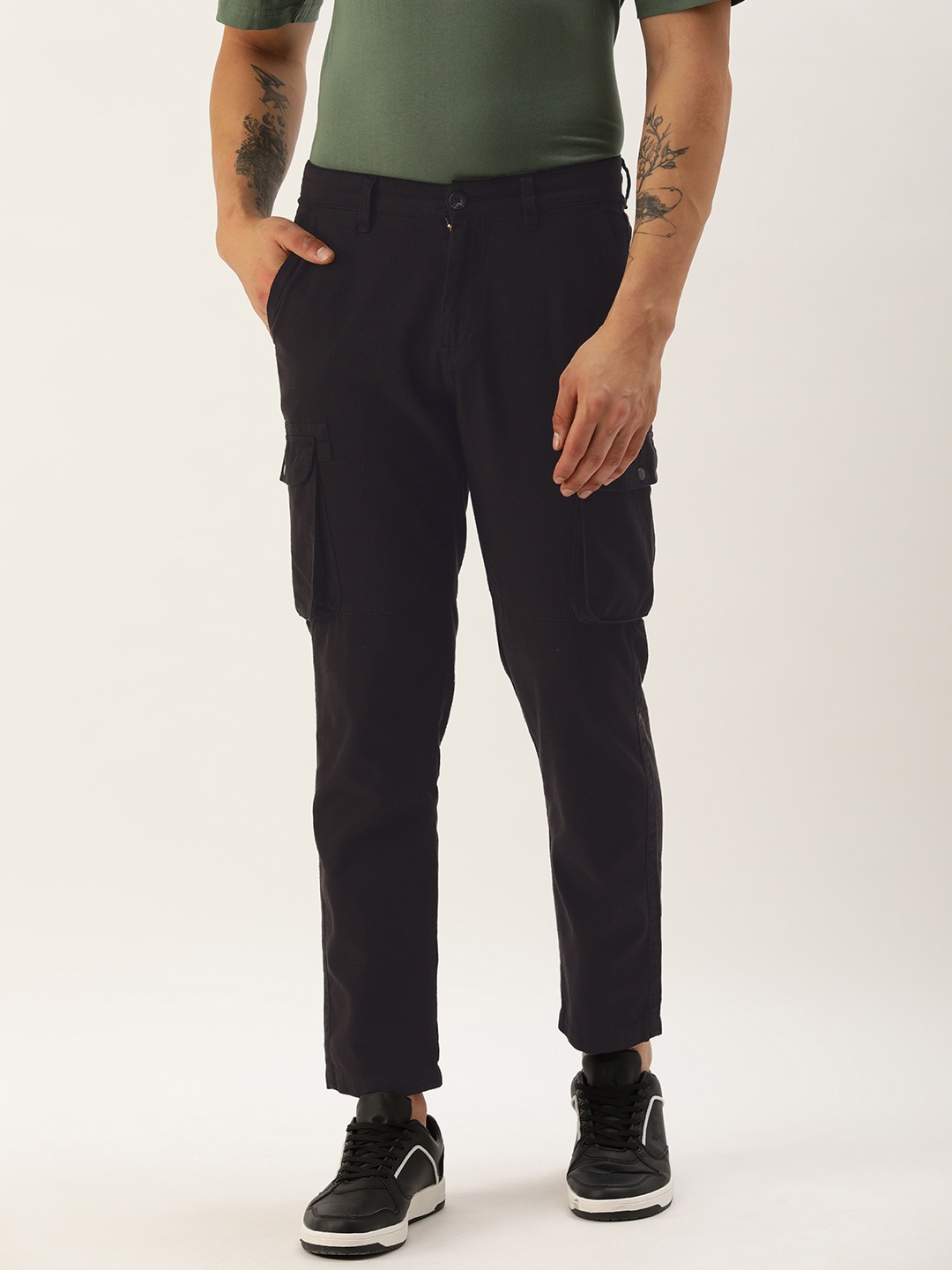 

IVOC Men Solid Regular Fit Cargos Trousers, Black