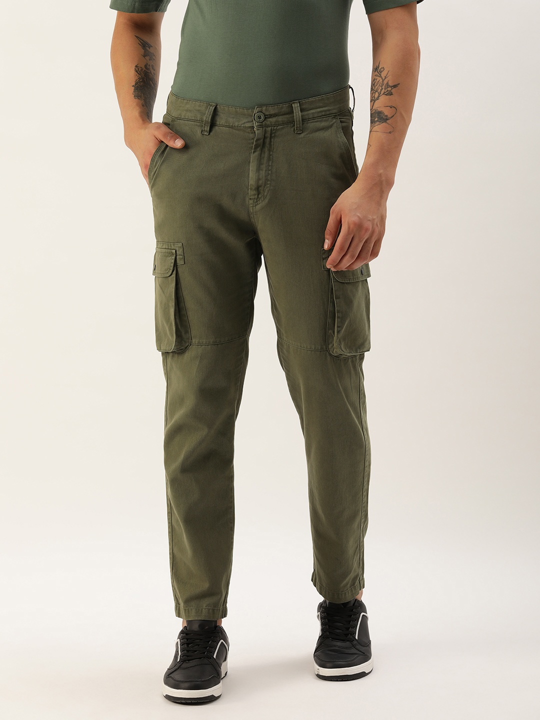 

IVOC Men Solid Regular Fit Cargos Trousers, Olive