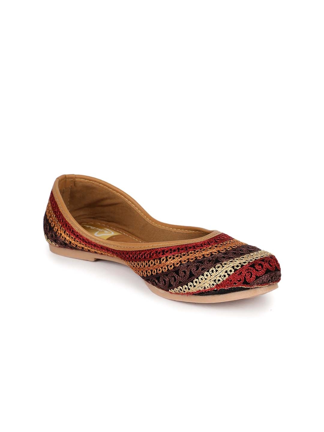 

The Desi Dulhan Embroidered Ethnic Mojaris, Black