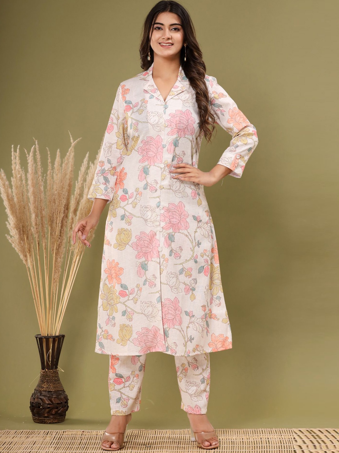 

ZARI Floral Printed Shirt Collar Linen Kurta With Trousers, Cream