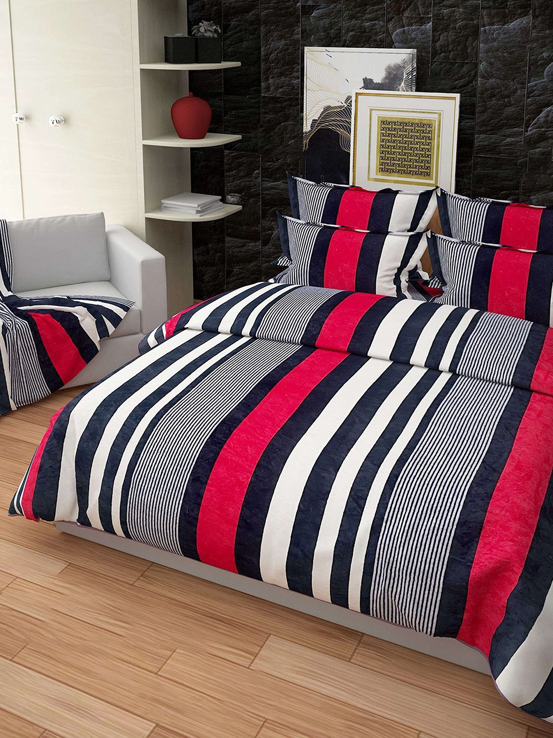 

Stylespace by Isha Black & Red Striped Velvet 400TC King Bedsheet With 2 Pillow Covers