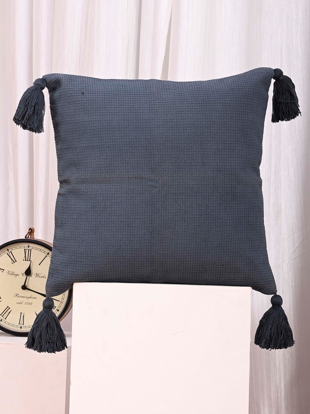 

OUSSUM Grey 5 Pieces Cotton Square Cushion Covers With Tassels