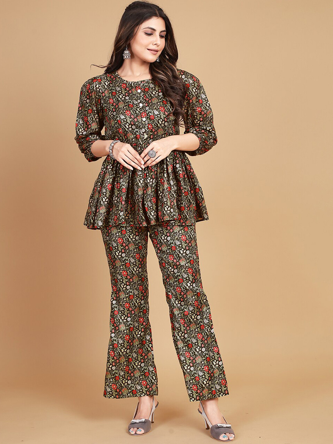 

Tasarika Women Floral Printed Top & Trouser Co-Ords, Black