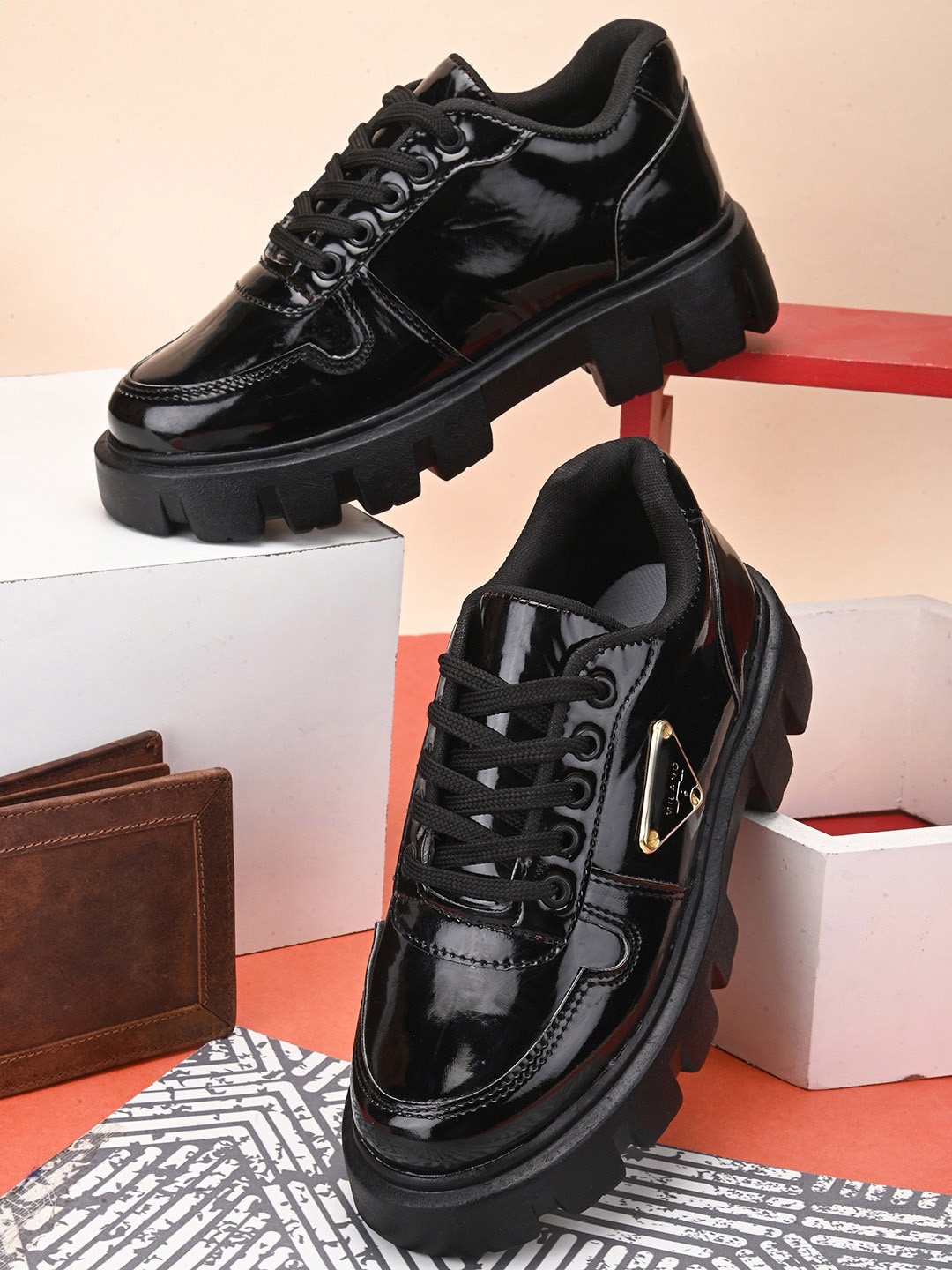 

FASHION FASTER Women Basics Lace Up Sneakers, Black