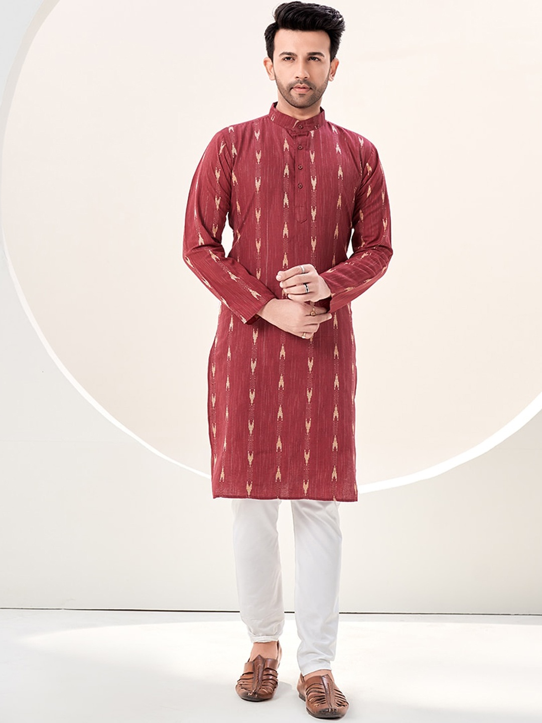 

SHOPGARB Ethnic Motif Woven Design Band Collar Kurta, Maroon