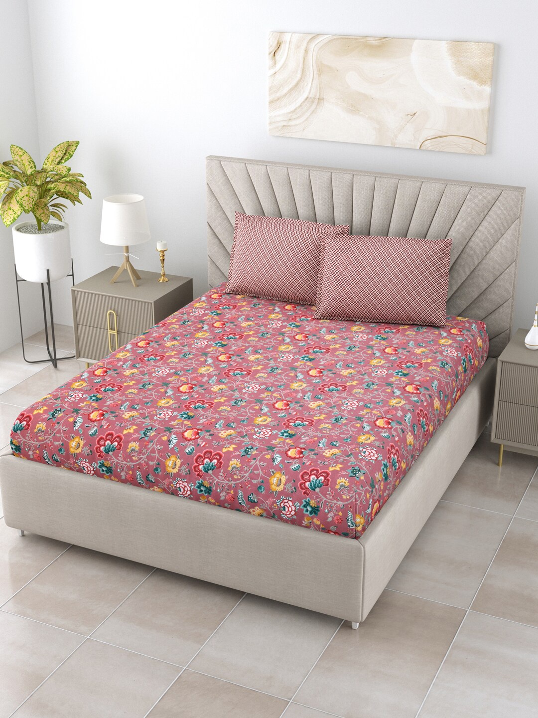 

Salona Bichona Gulmohar Pink & Green Floral Cotton 120 TC Queen Bedsheet & 2 Pillow Covers