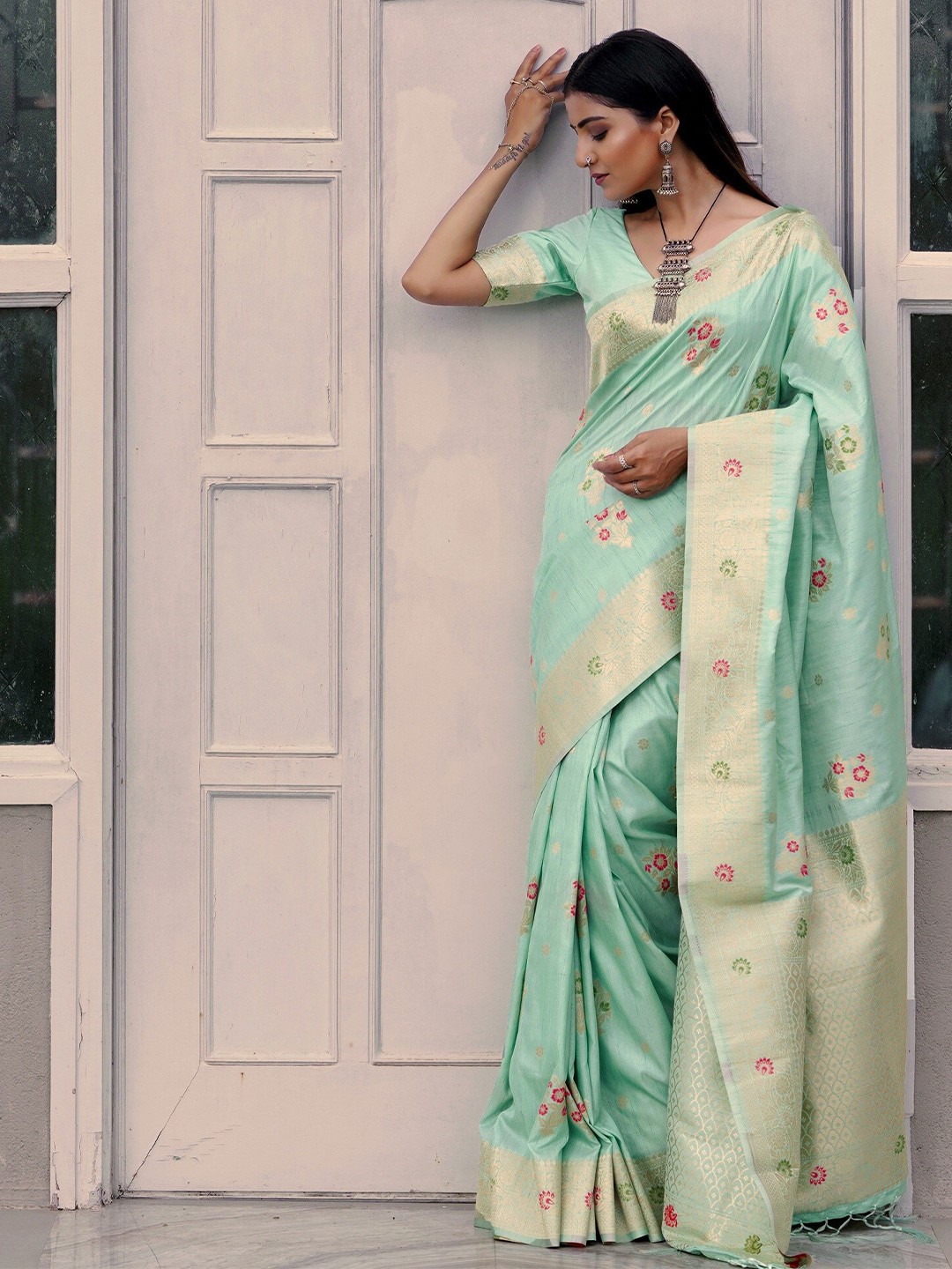 

FLOURIOUS Ethnic Motifs Woven Design Zari Banarasi Saree, Sea green