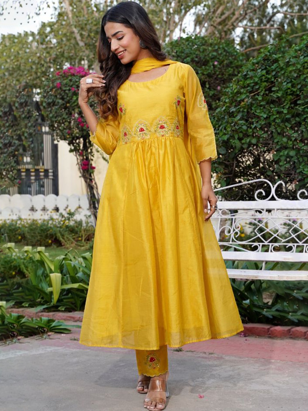 

Label Tamanna Rungta Floral Embroidered Regular Anarkali Kurta & Trousers With Dupatta, Mustard