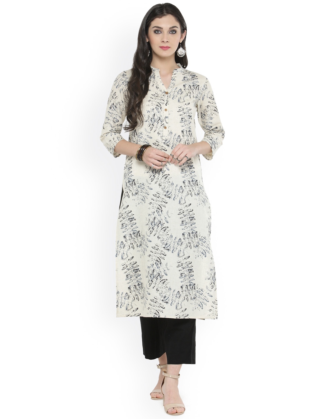 

Varanga Off-White Printed Kurta With Black Solid Pants