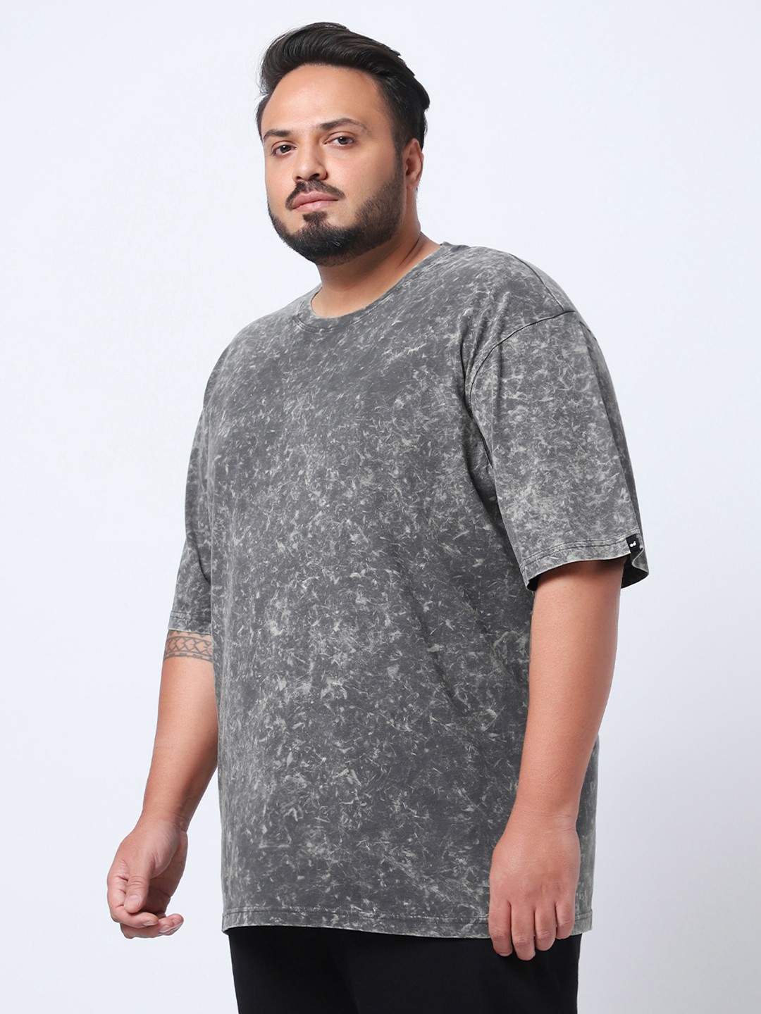 

Bewakoof Plus Abstract Printed Pure Cotton Oversized T-shirt, Grey