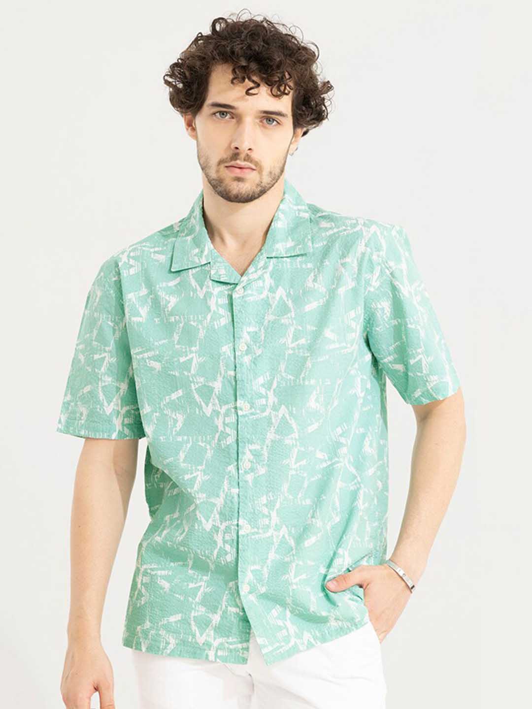 

Snitch Sea Green & White Classic Abstract Printed Slim Fit Cotton Casual Shirt