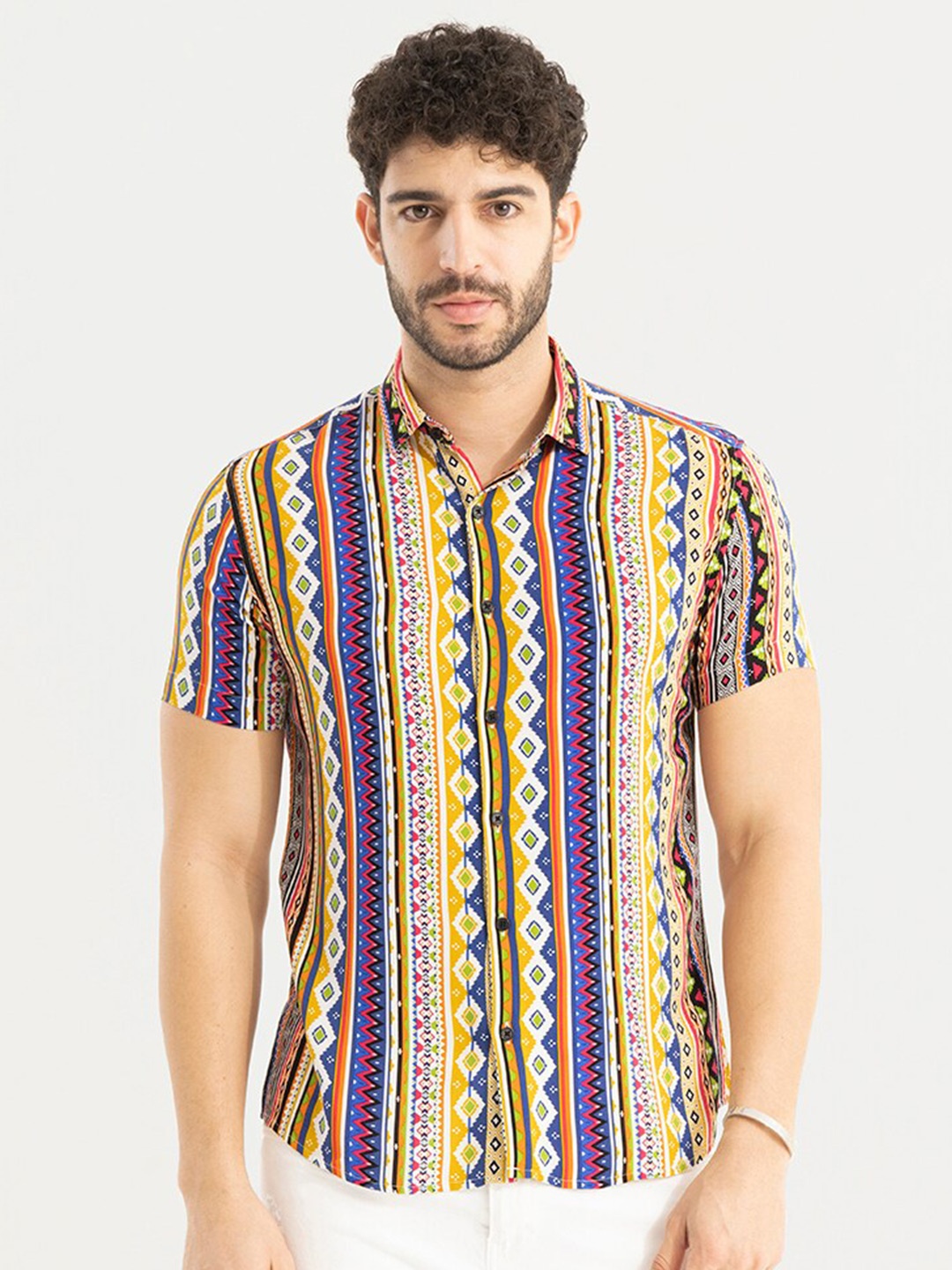 

Snitch Blue & Yellow Classic Geometric Printed Spread Collar Slim Fit Casual Shirt