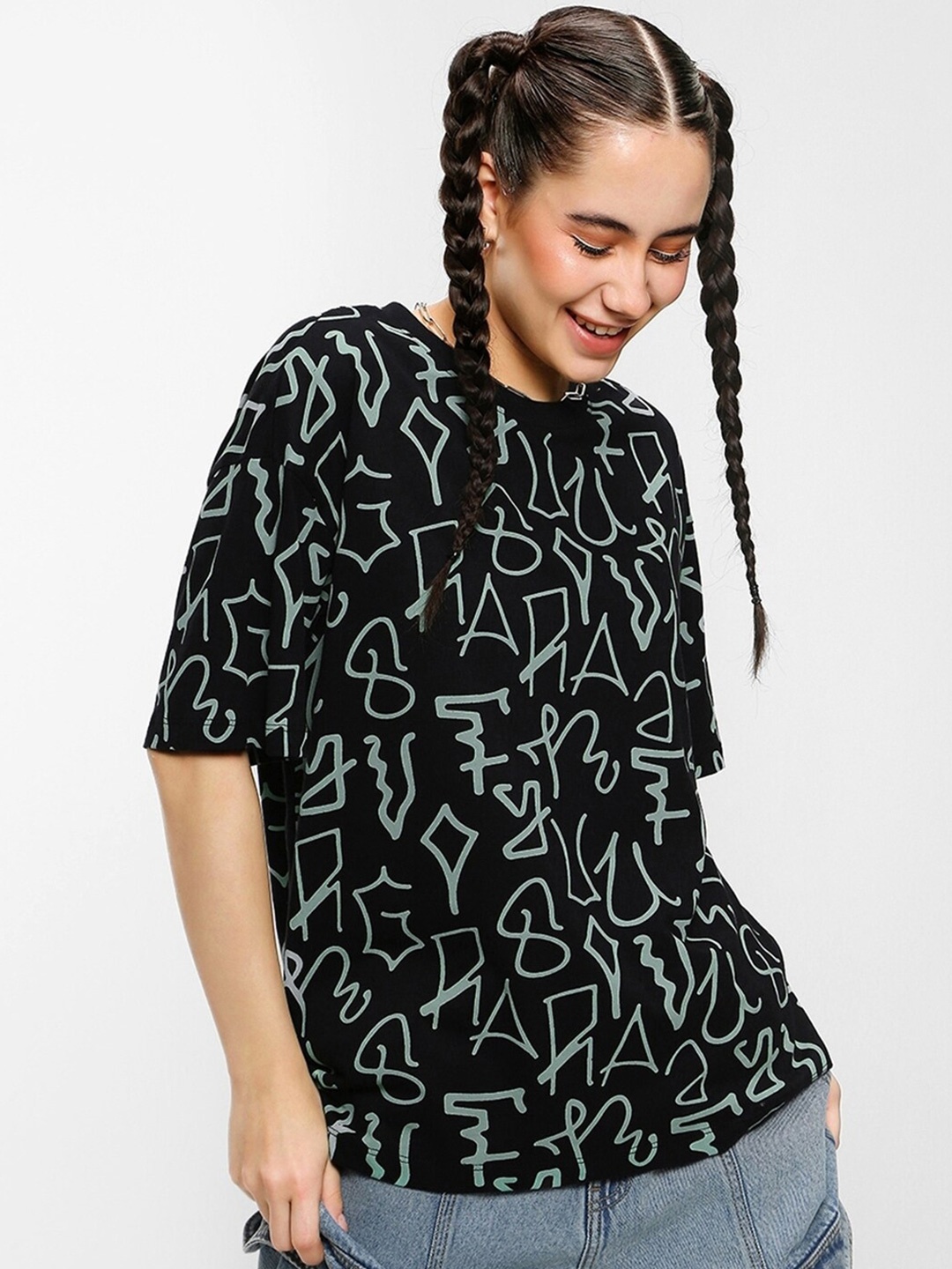 

Bewakoof Plus Abstract Printed Pure Cotton T-shirt, Black