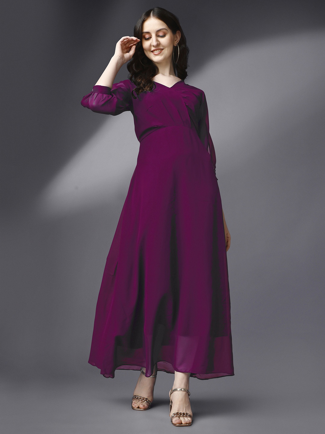 

Femvy V-Neck Pleated Detailed Maxi Dress, Magenta