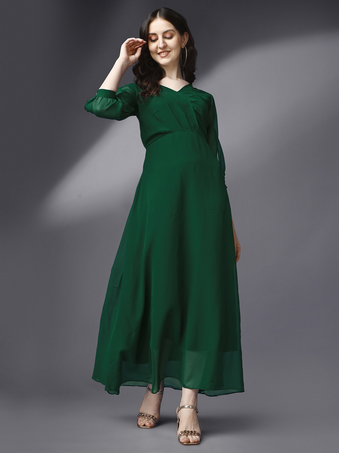 

Femvy V-Neck Pleated Detailed Maxi Dress, Green