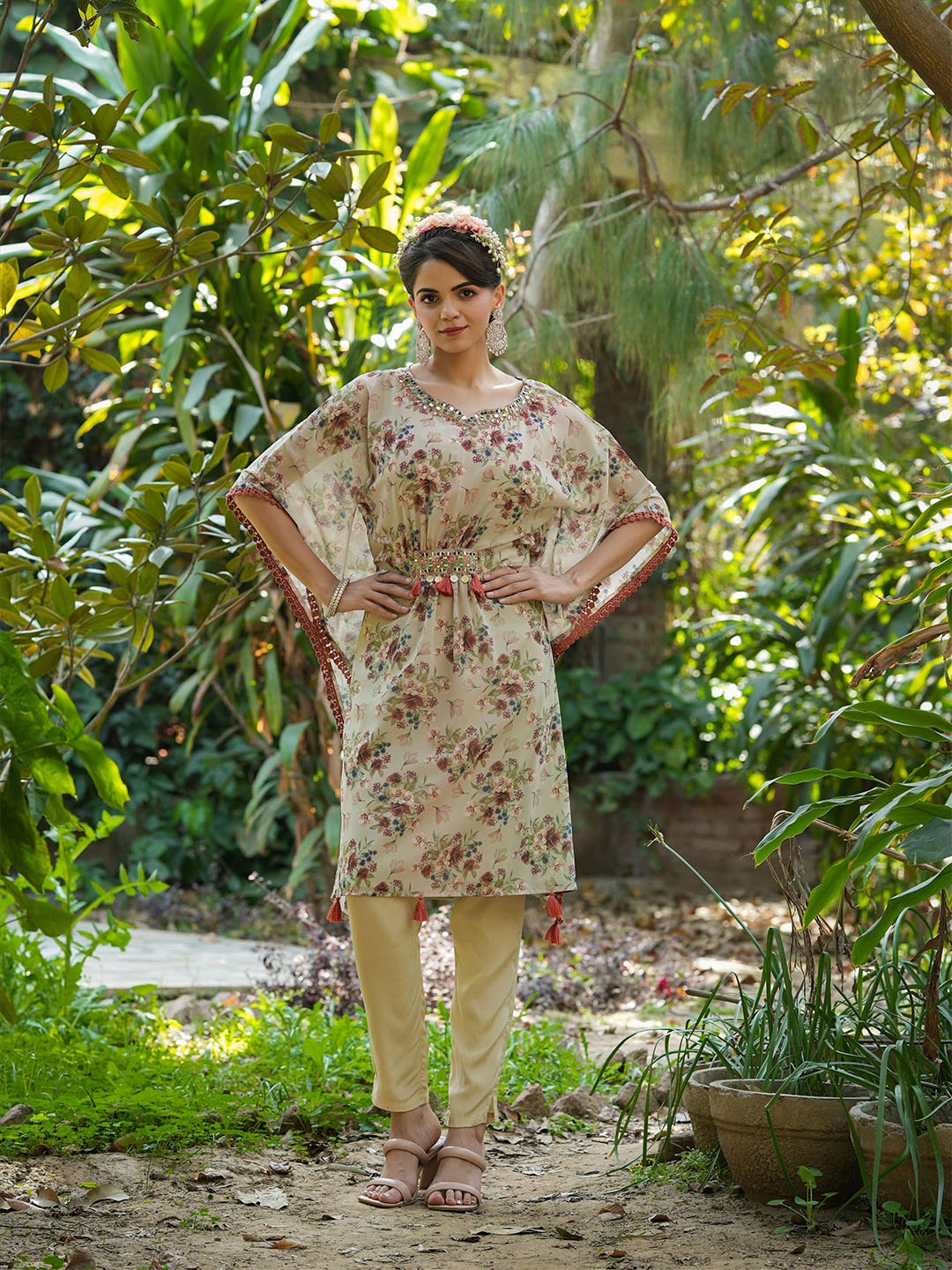 

SCAKHI Floral Printed Mirror Work Kaftan Kurta with Trousers, Green