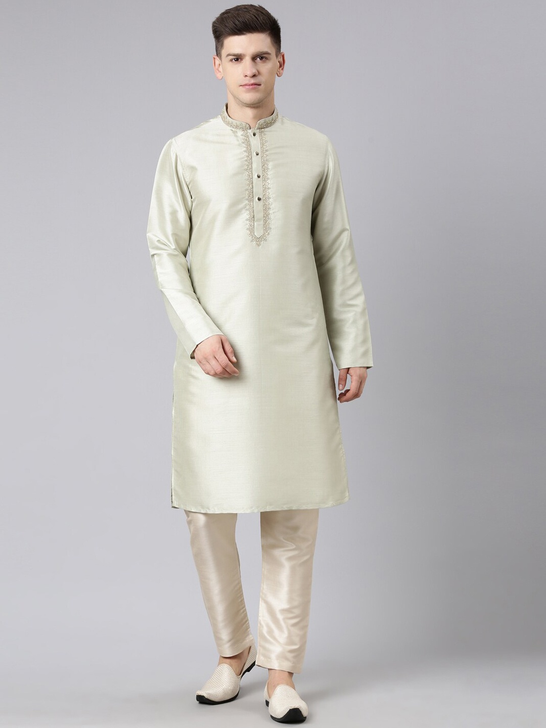 

TheEthnic.Co Regular Kurta With Trousers, Green